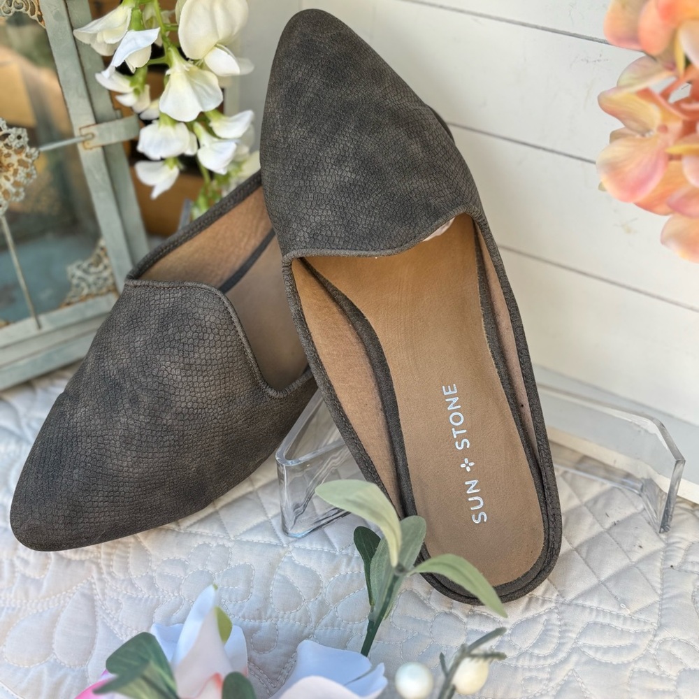 Sun‎ + Stone Women's Charcoal Loafers
